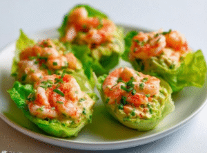 Lire la suite à propos de l’article Coupes de Salade de Crevettes et d’Avocat